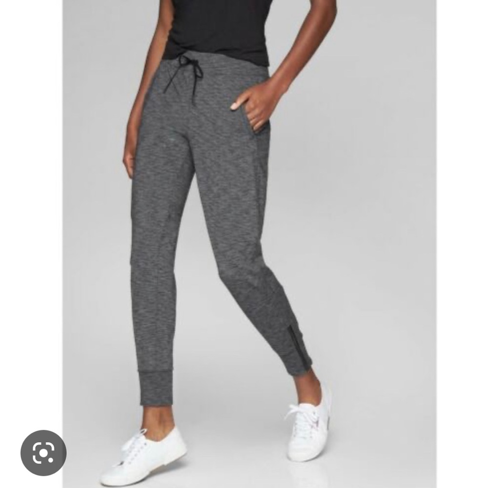 Athleta metro street jogger size small